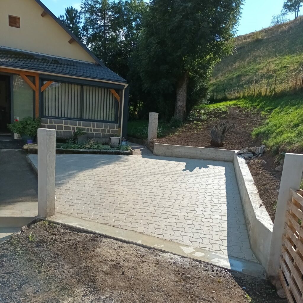 Travaux paysagers cour de maison